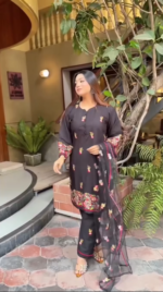 ফুল রেডিমেড থ্রি-পিস